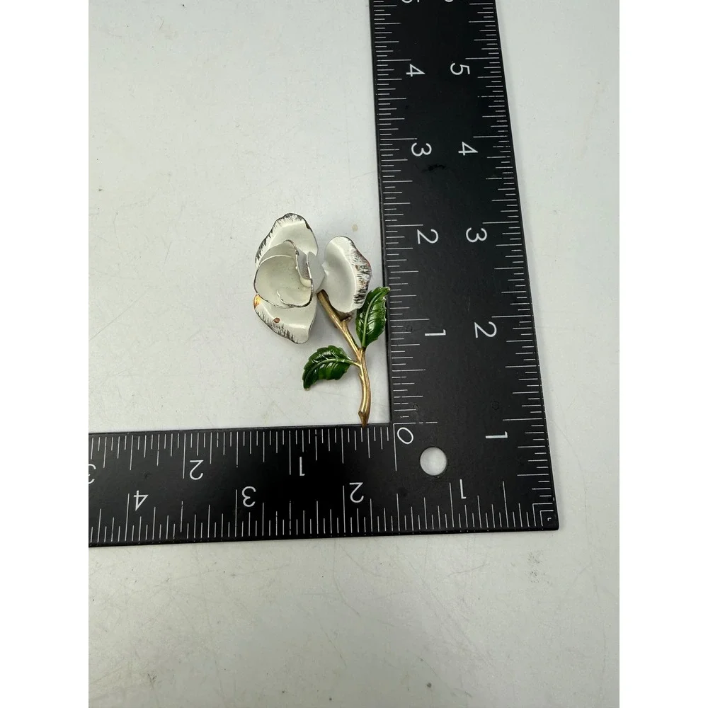 Vintage White Enamel Rose Brooch Gold Tone Flower Pin Green Leaves Faux Pearl